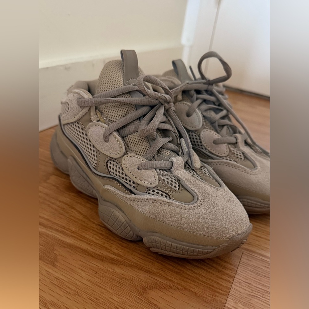 Size 6 - W YEEZY 500 “ASH GREY”